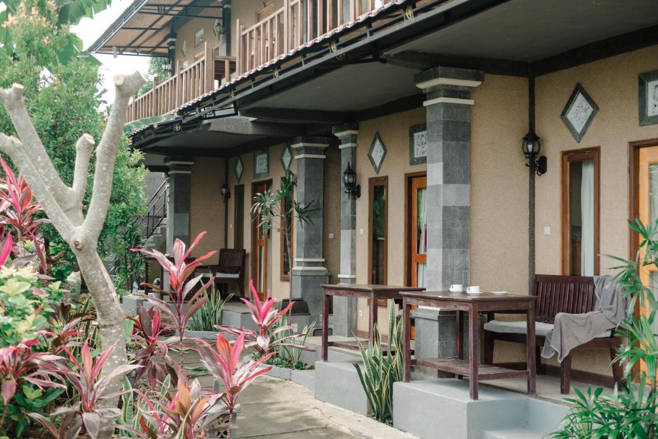 Hôtel Menjangan Sari à Banyuwedang Extérieur photo